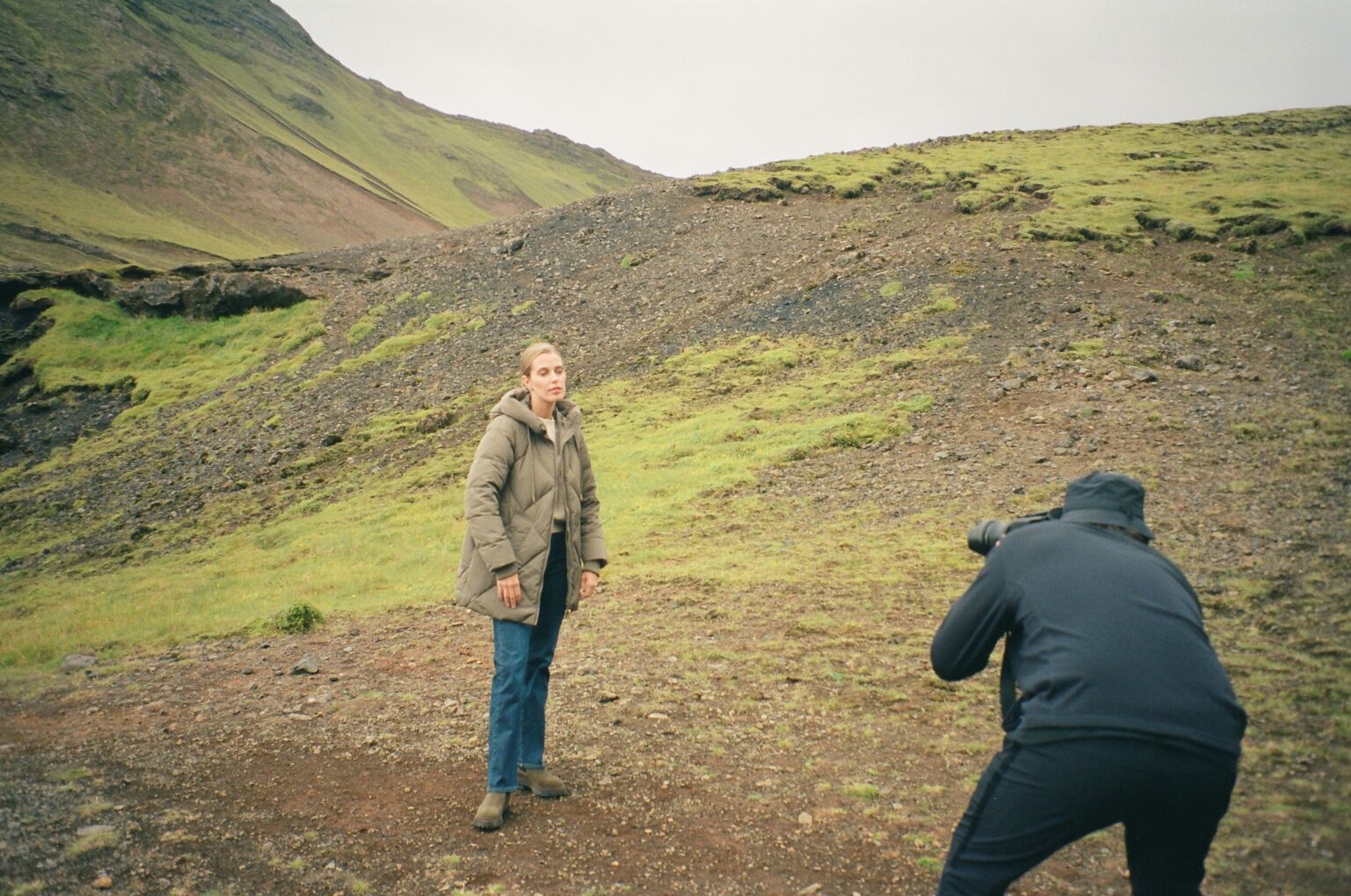 AW23 Outerwear: Kom med bag kampagnen