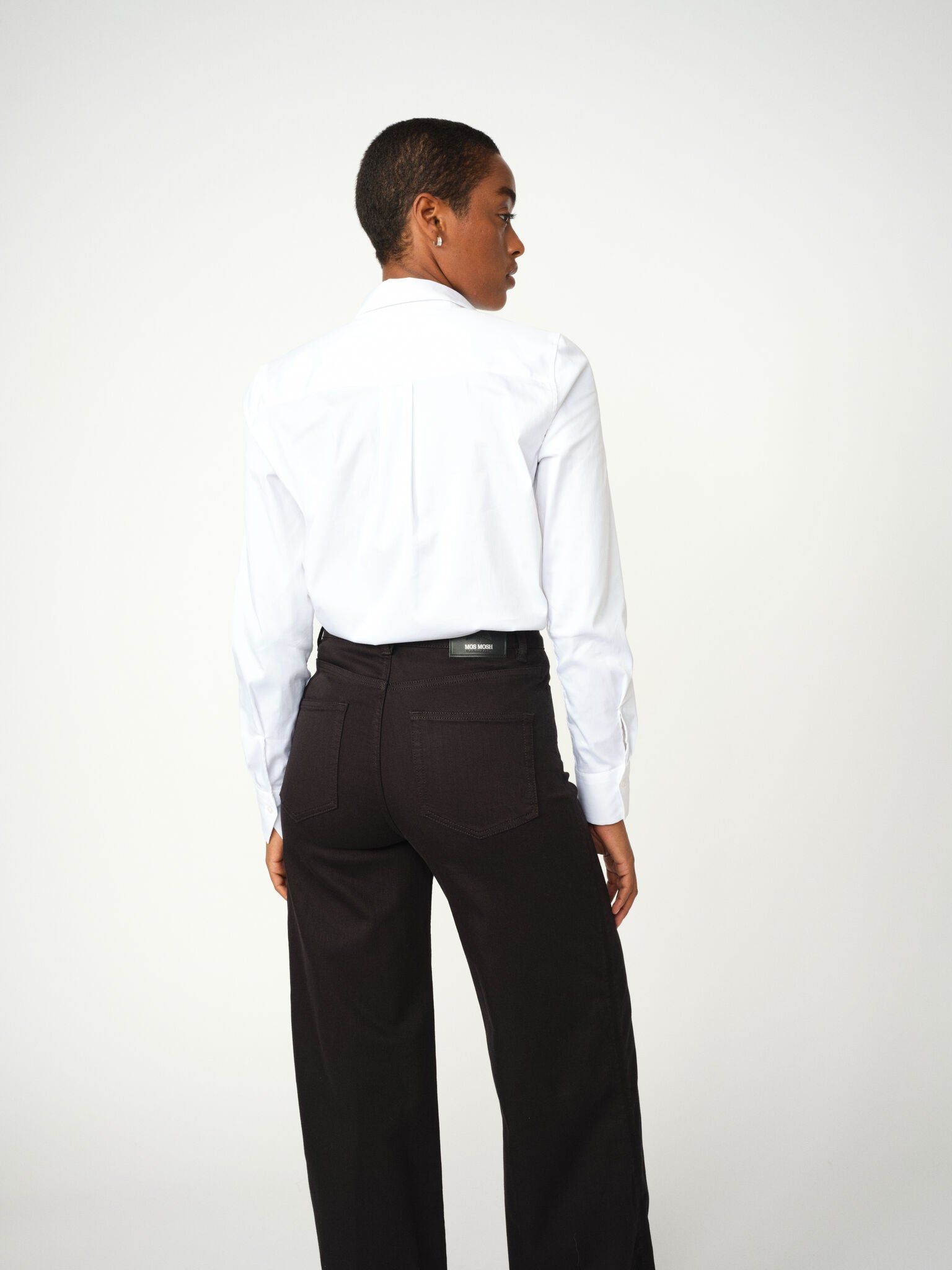 Modelshot / Black / Detail