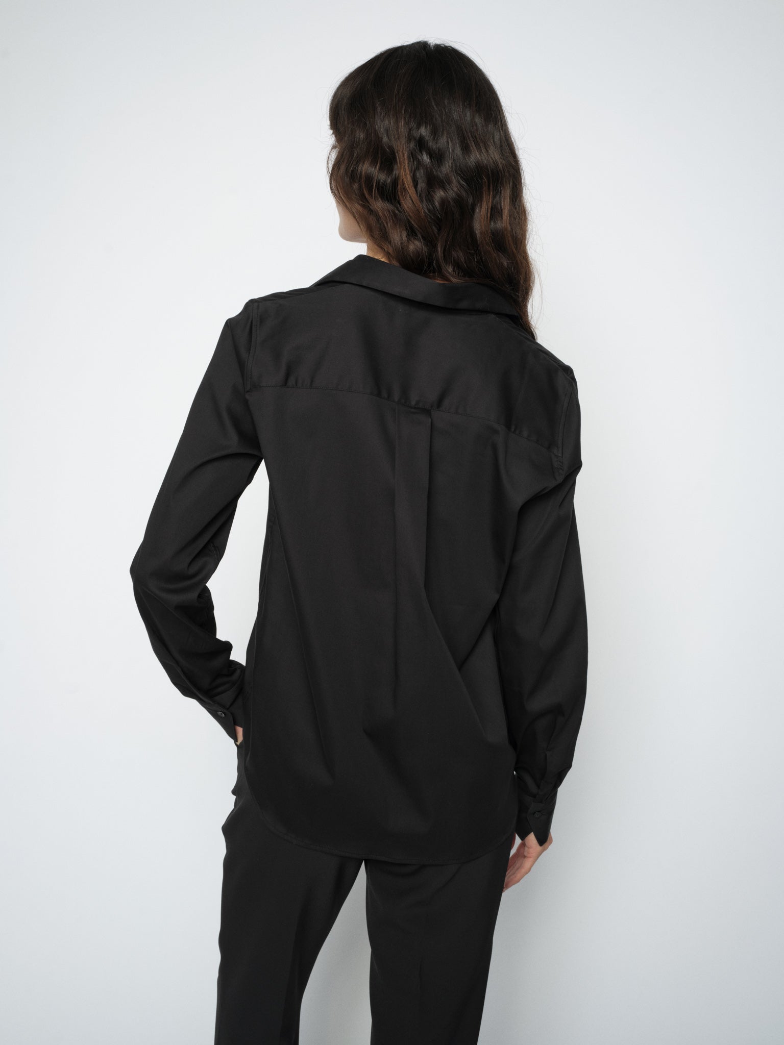 Modelshot / Black / Detail