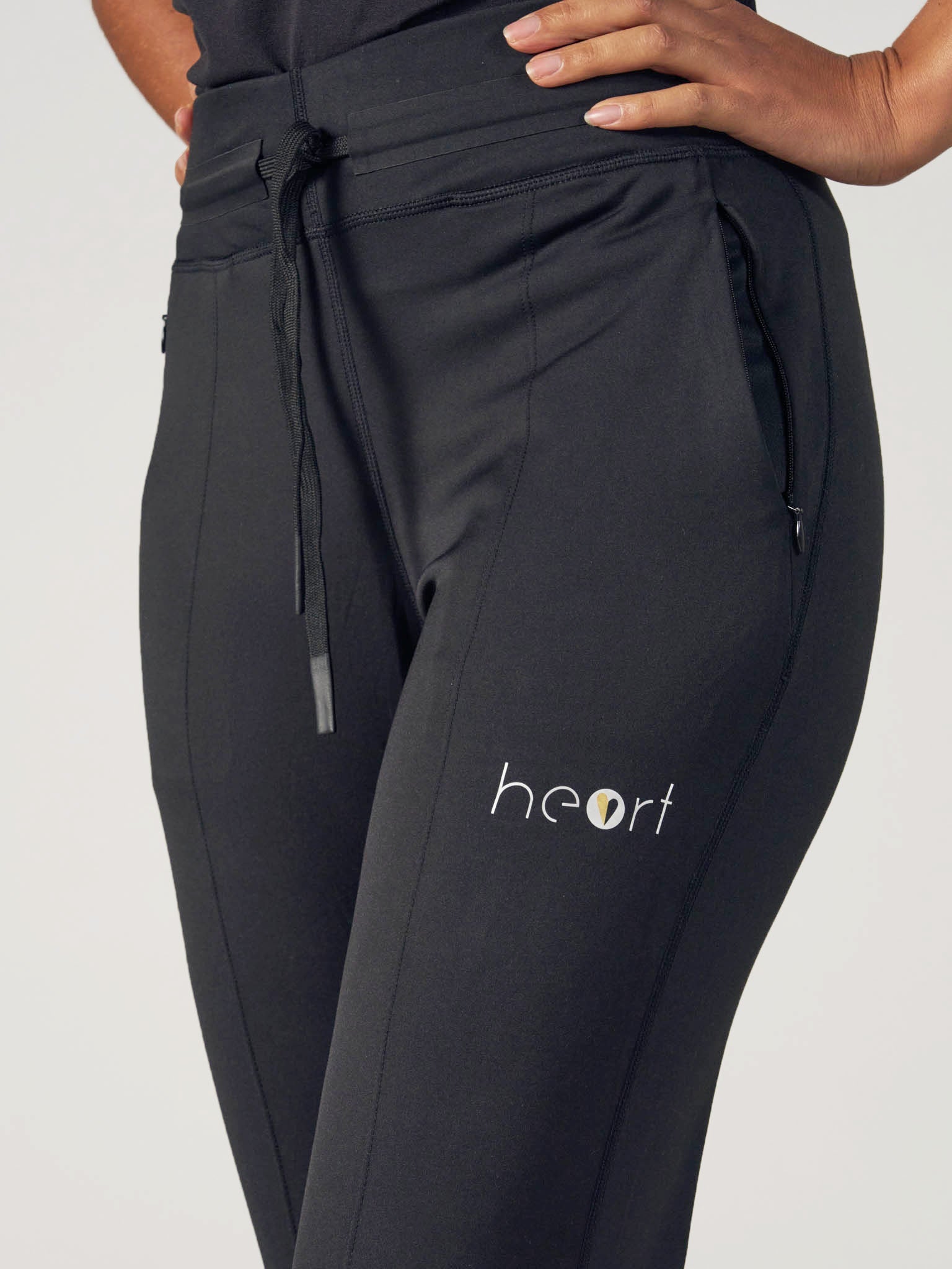 Modelshot / Black / Detail