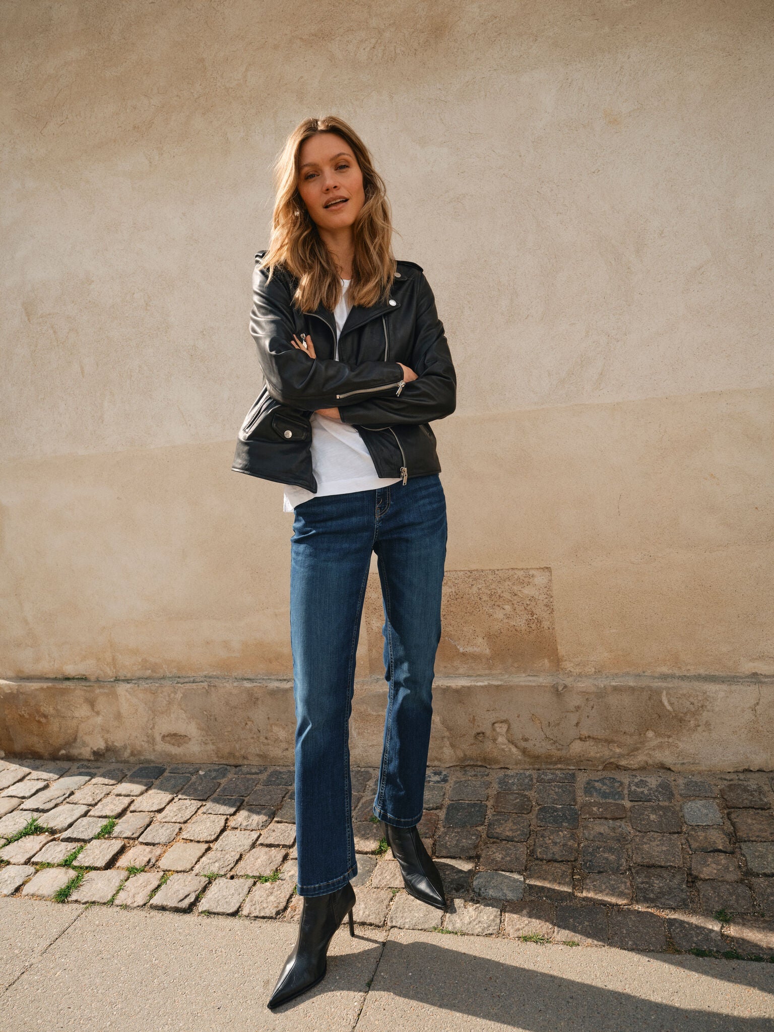 Modelshot / Dark Blue / Detail