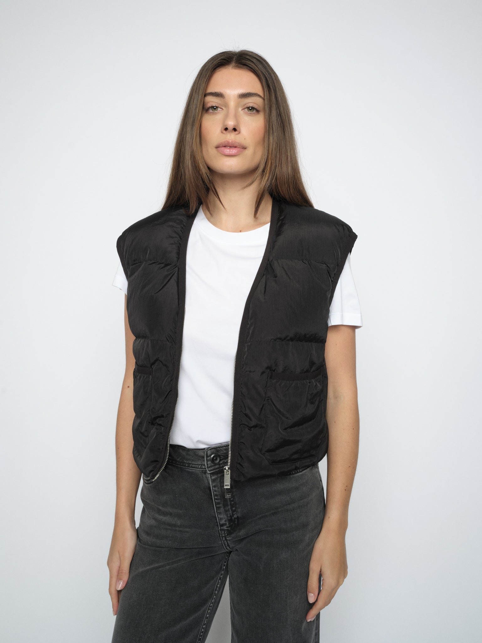 Modelshot / Black / Detail