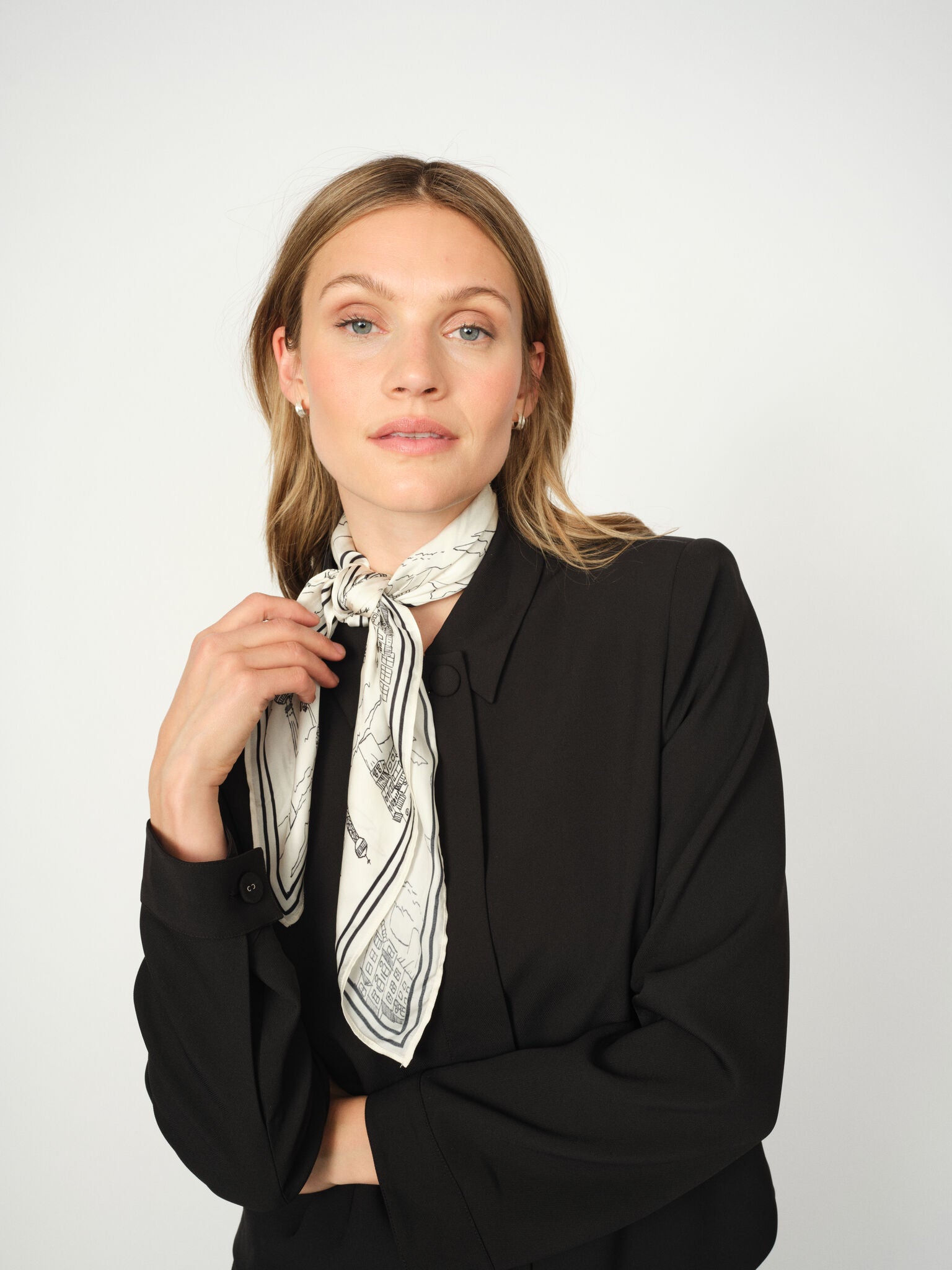 Modelshot / Black / Detail