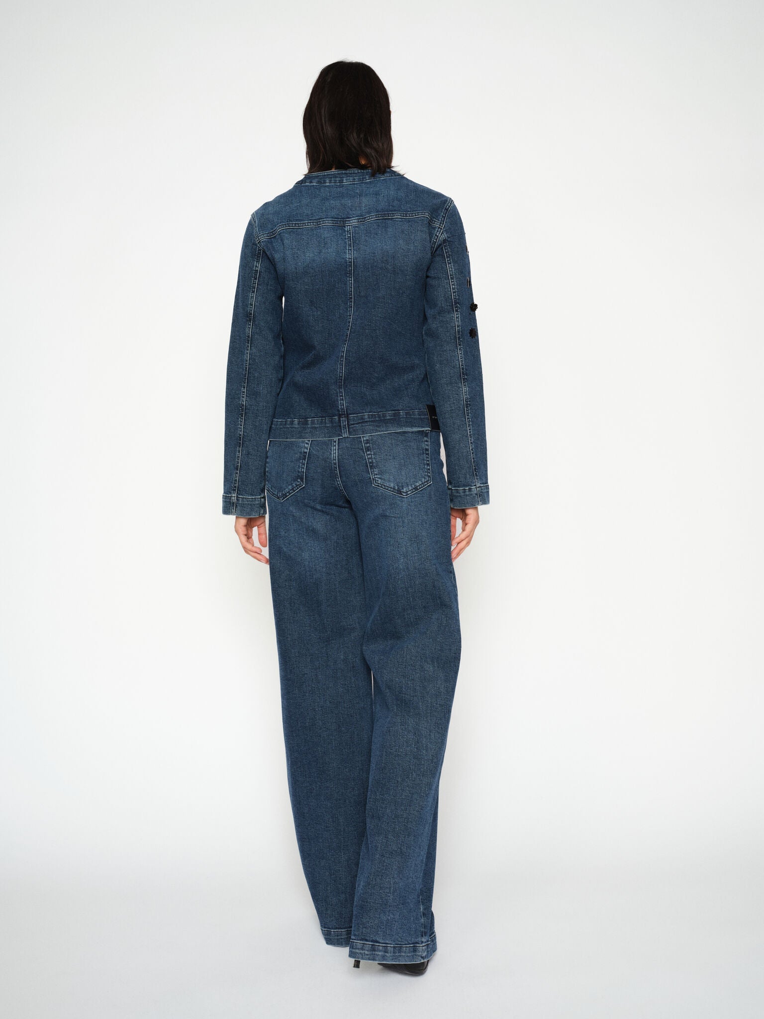 Modelshot / Blue / Detail