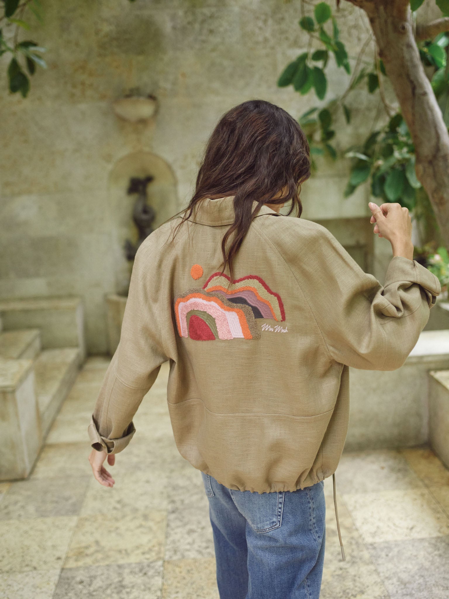 Modelshot / Petrified Oak / Detail