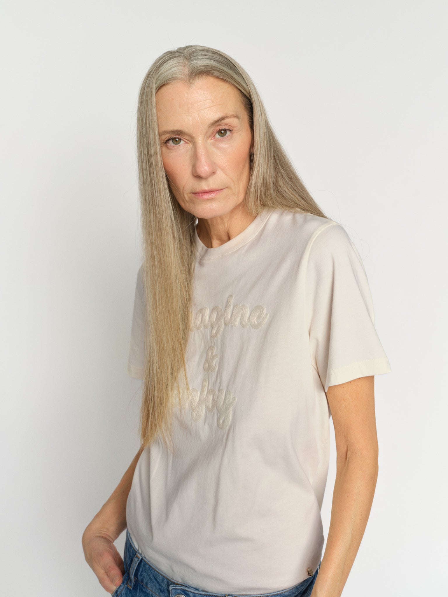 Modelshot / Ecru / Detail