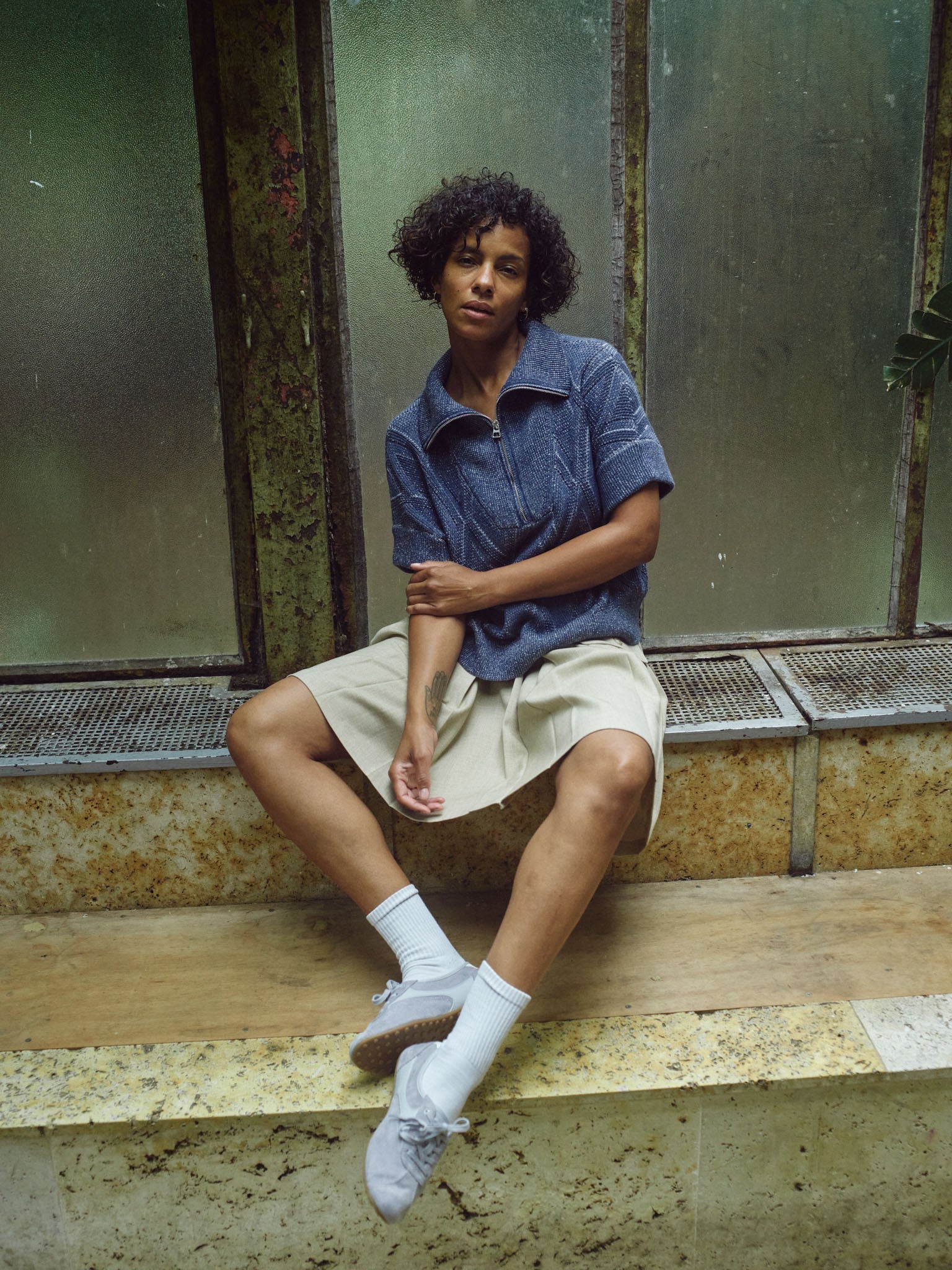 Modelshot / Crown Blue / Detail