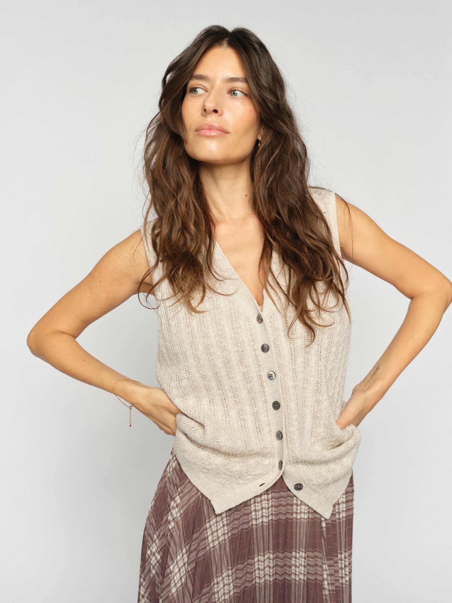 Modelshot / Ecru / Detail