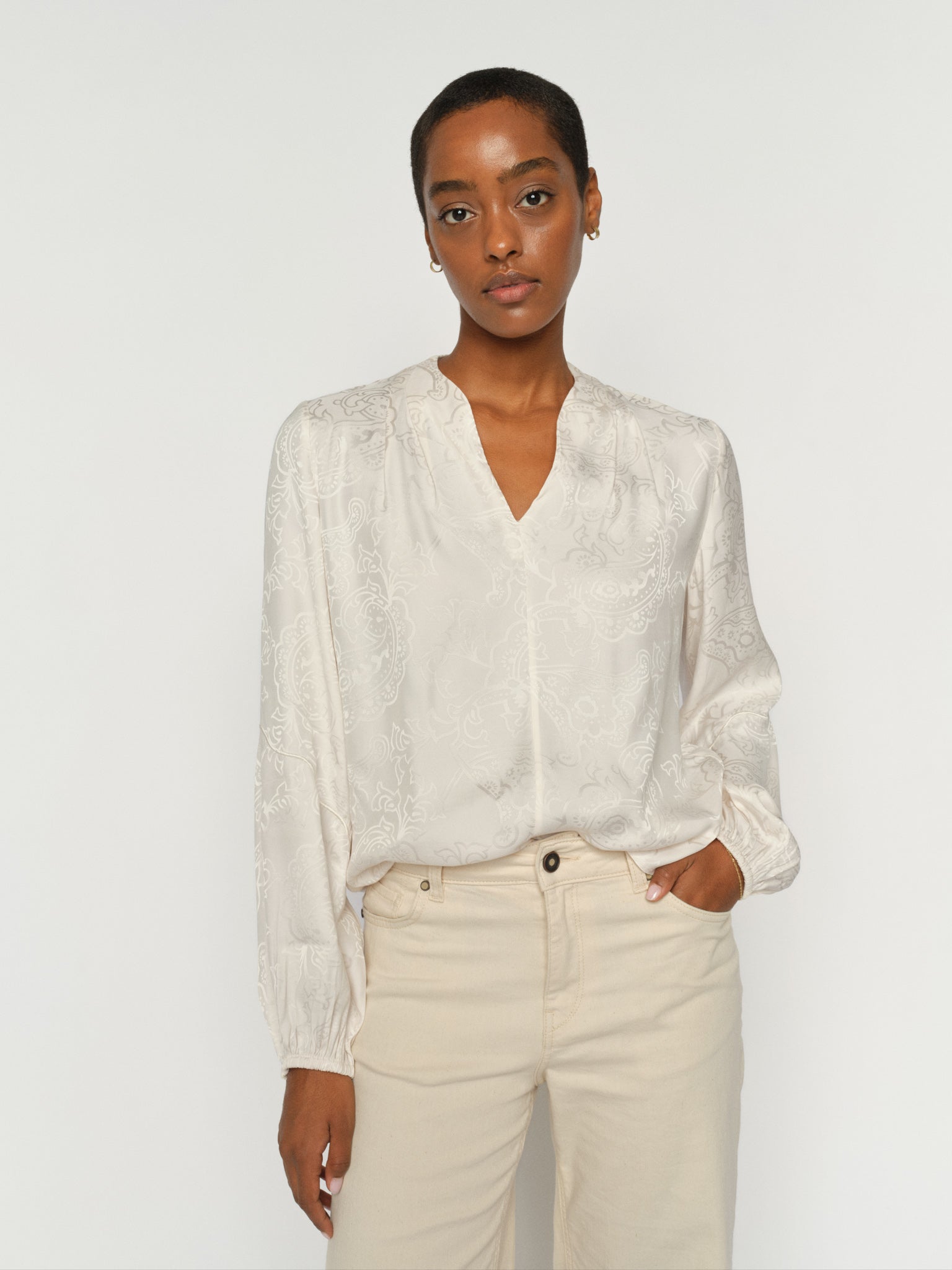 Modelshot / Ecru / Detail