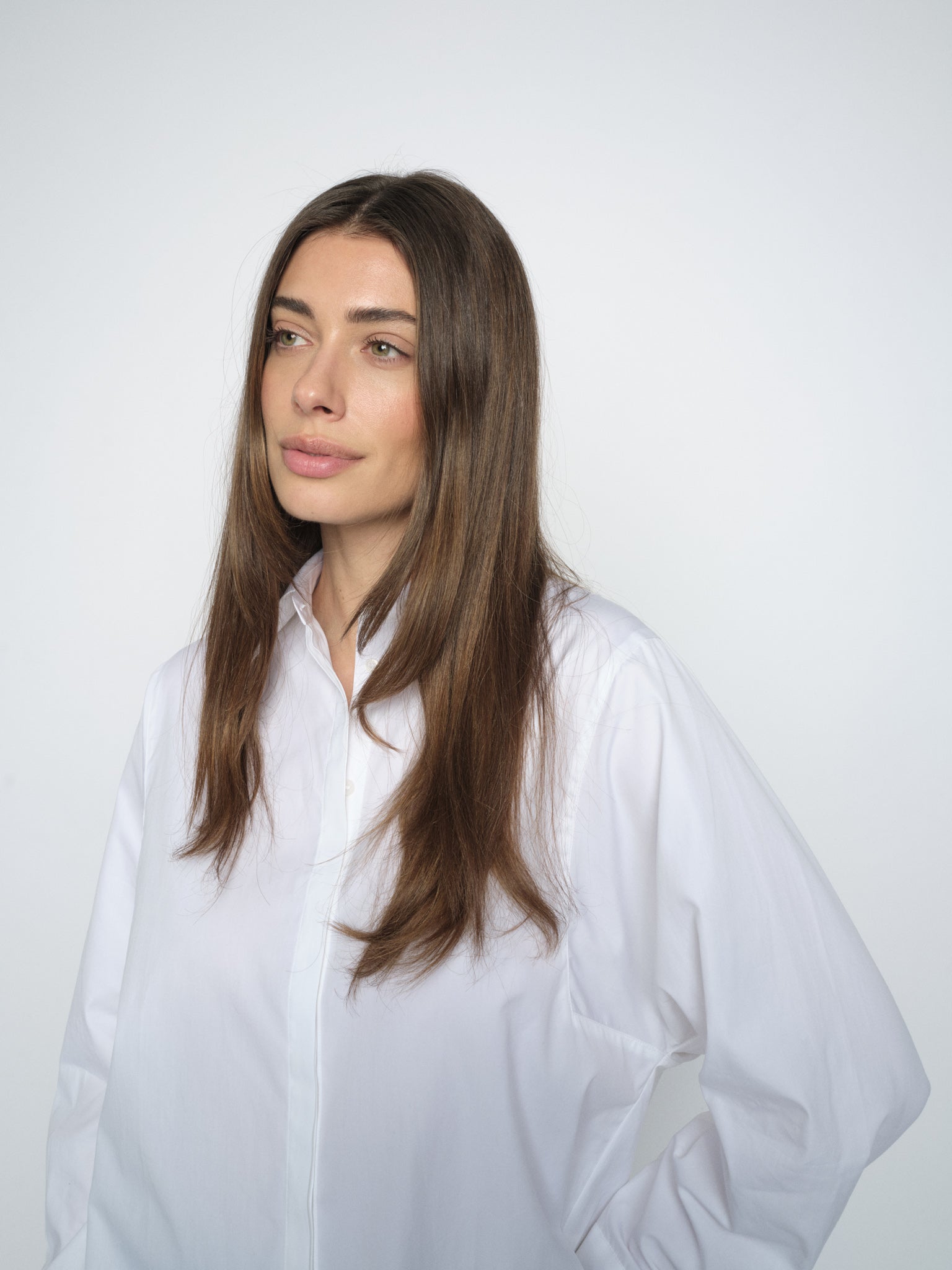 Modelshot / White / Detail