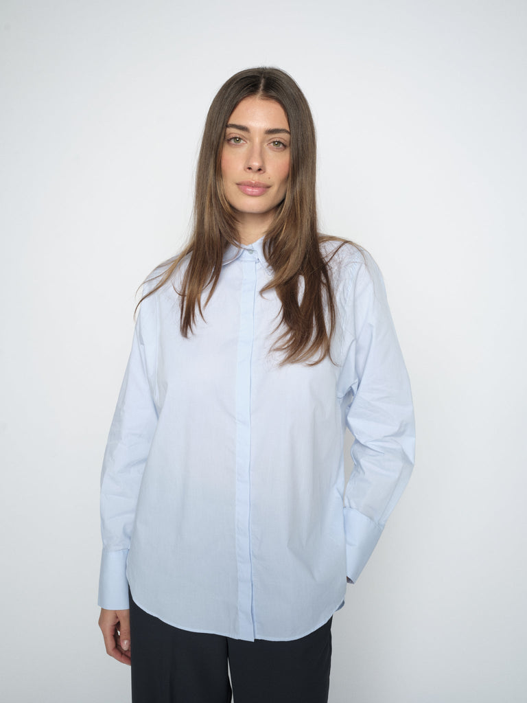 Modelshot / Light Blue / Detail