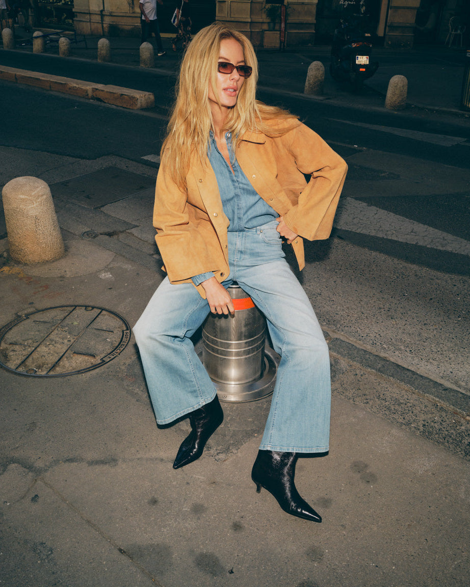 Modelshot / Mid Blue / Detail