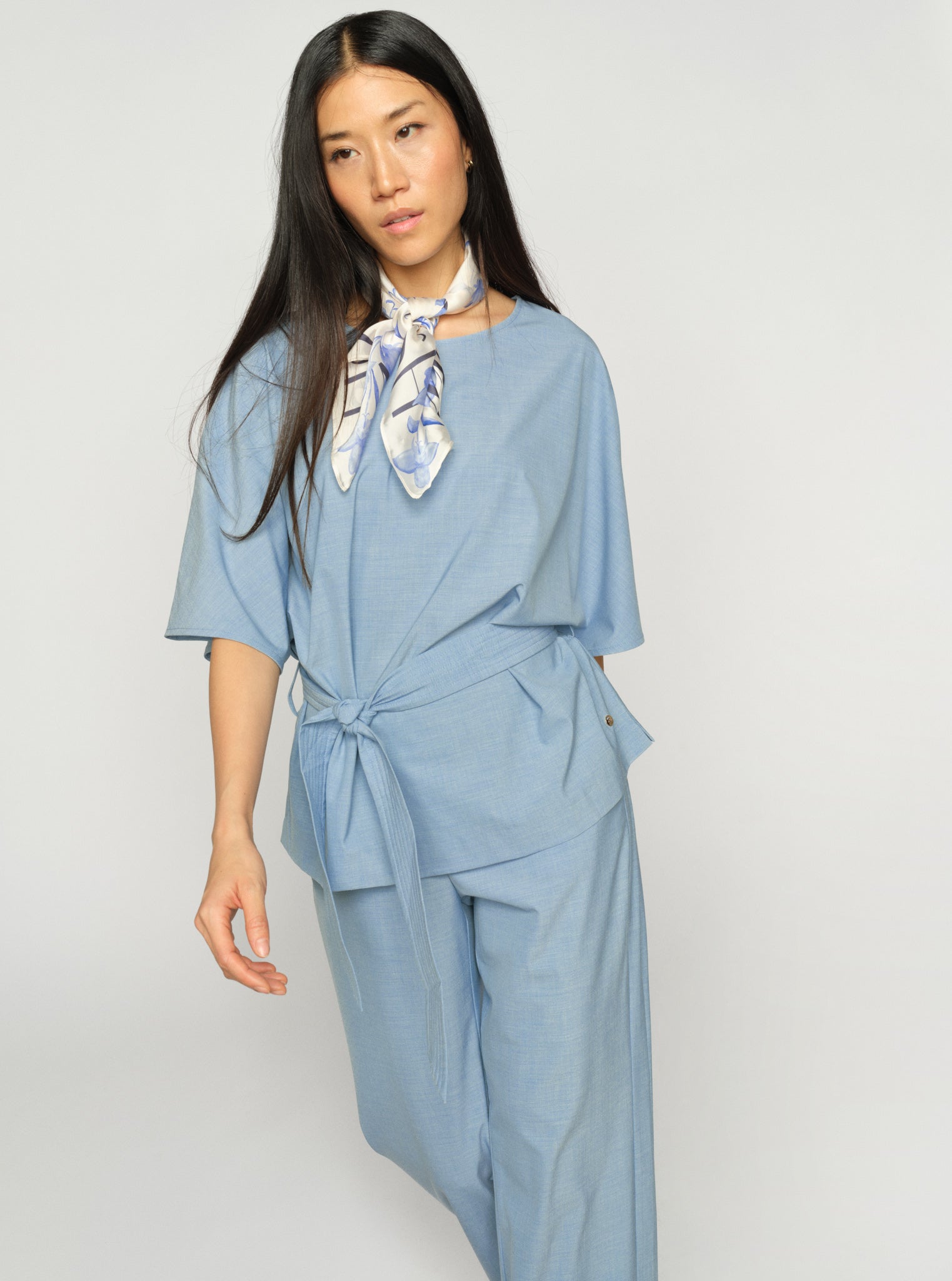 Modelshot / Light Blue / Detail