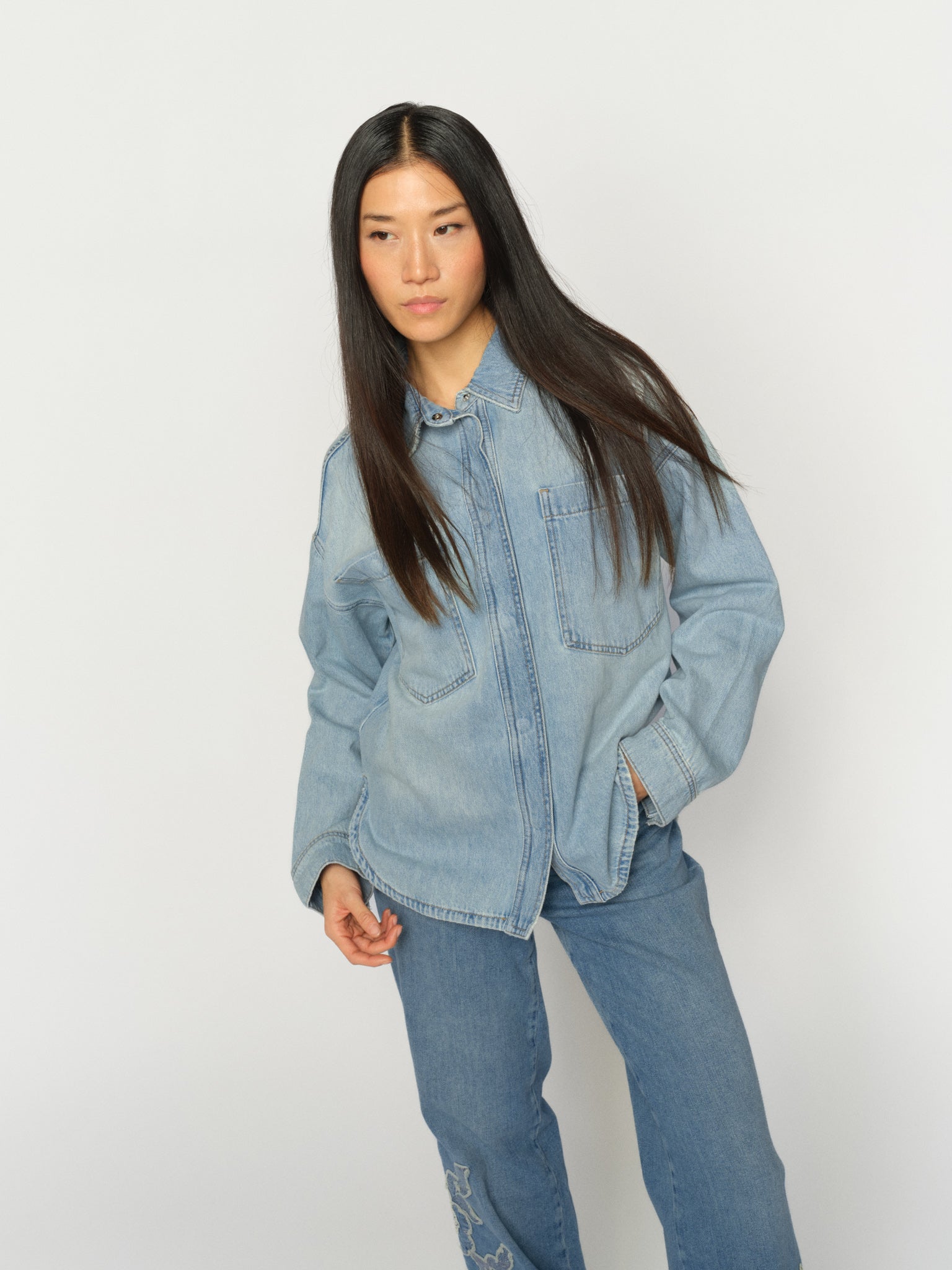 Modelshot / Light Blue / Detail