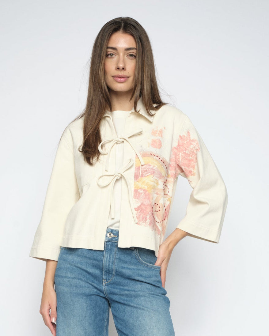 Modelshot / Ecru / Detail