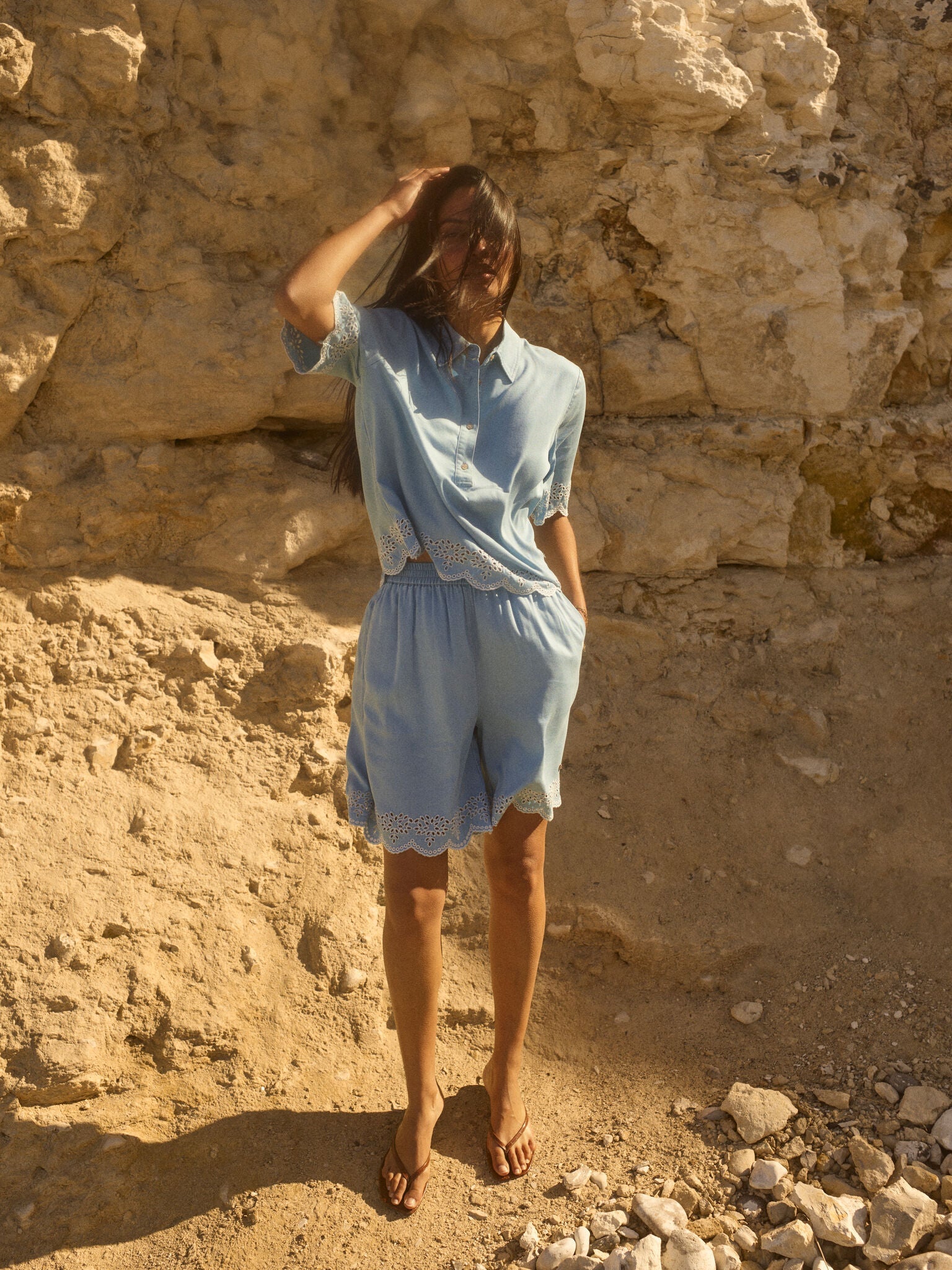 Modelshot / Light Blue / Detail