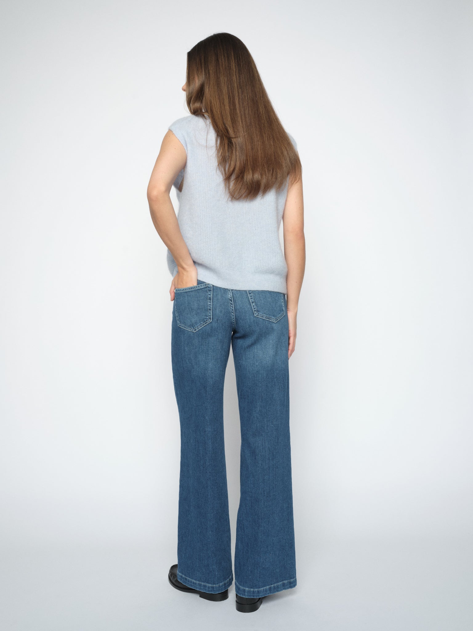 Modelshot / Blue / Detail
