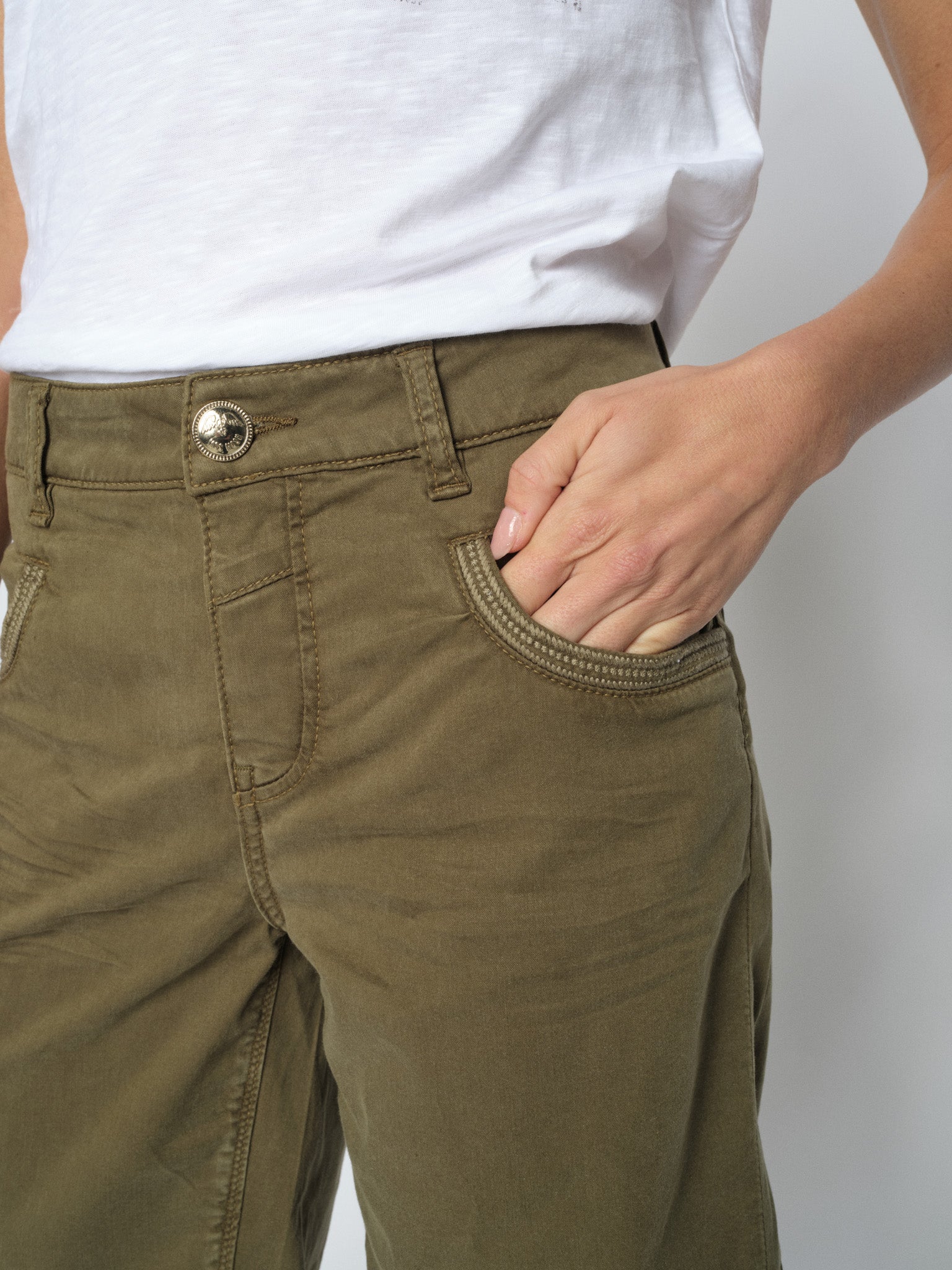 Modelshot / Burnt Olive / Detail