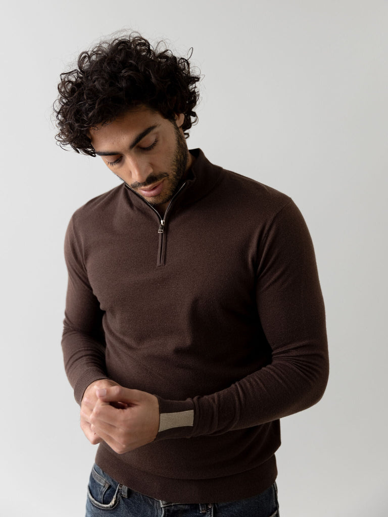 Modelshot / Chocolate Brown / Detail