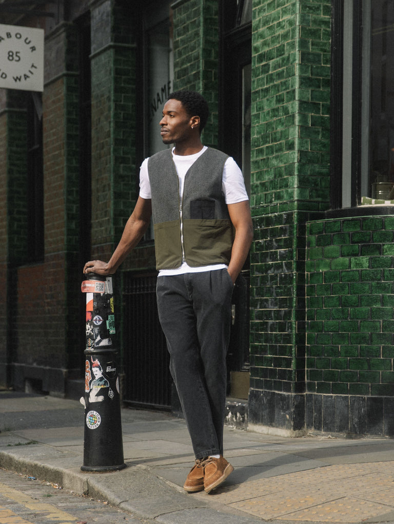 Modelshot / Grey Denim / Detail