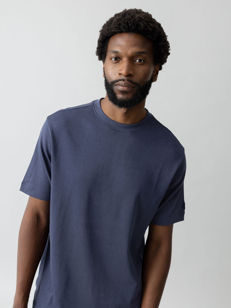 Modelshot / Navy / Detail