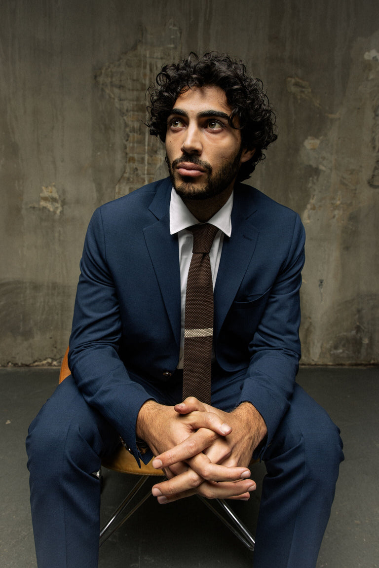 Modelshot / Navy / Detail