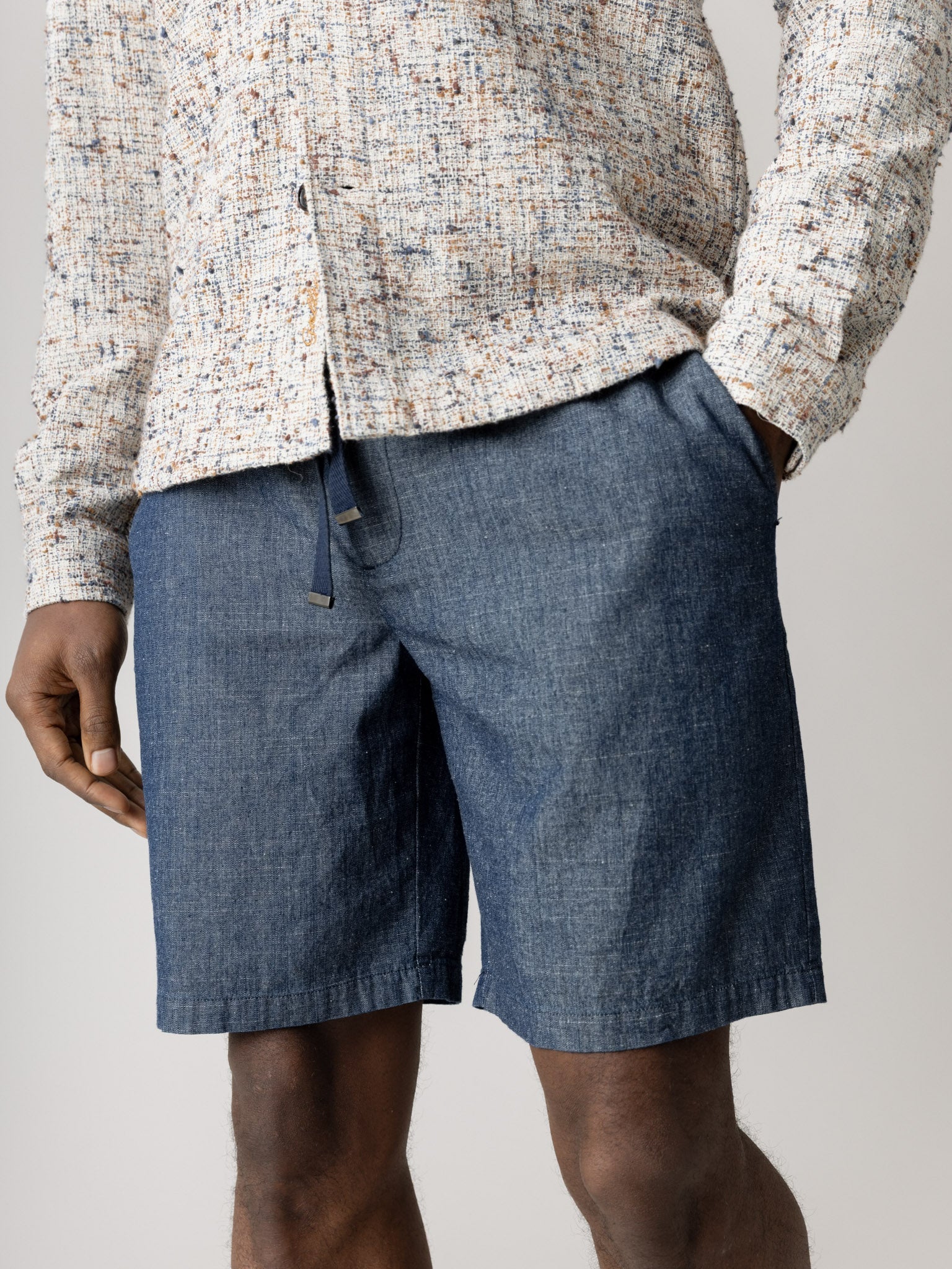 Modelshot / Blue Chambray / Detail