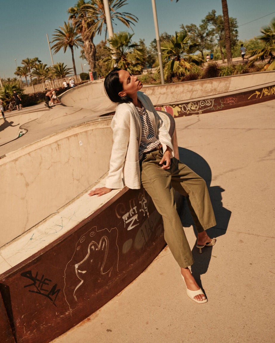 Modelshot / Ecru / Detail