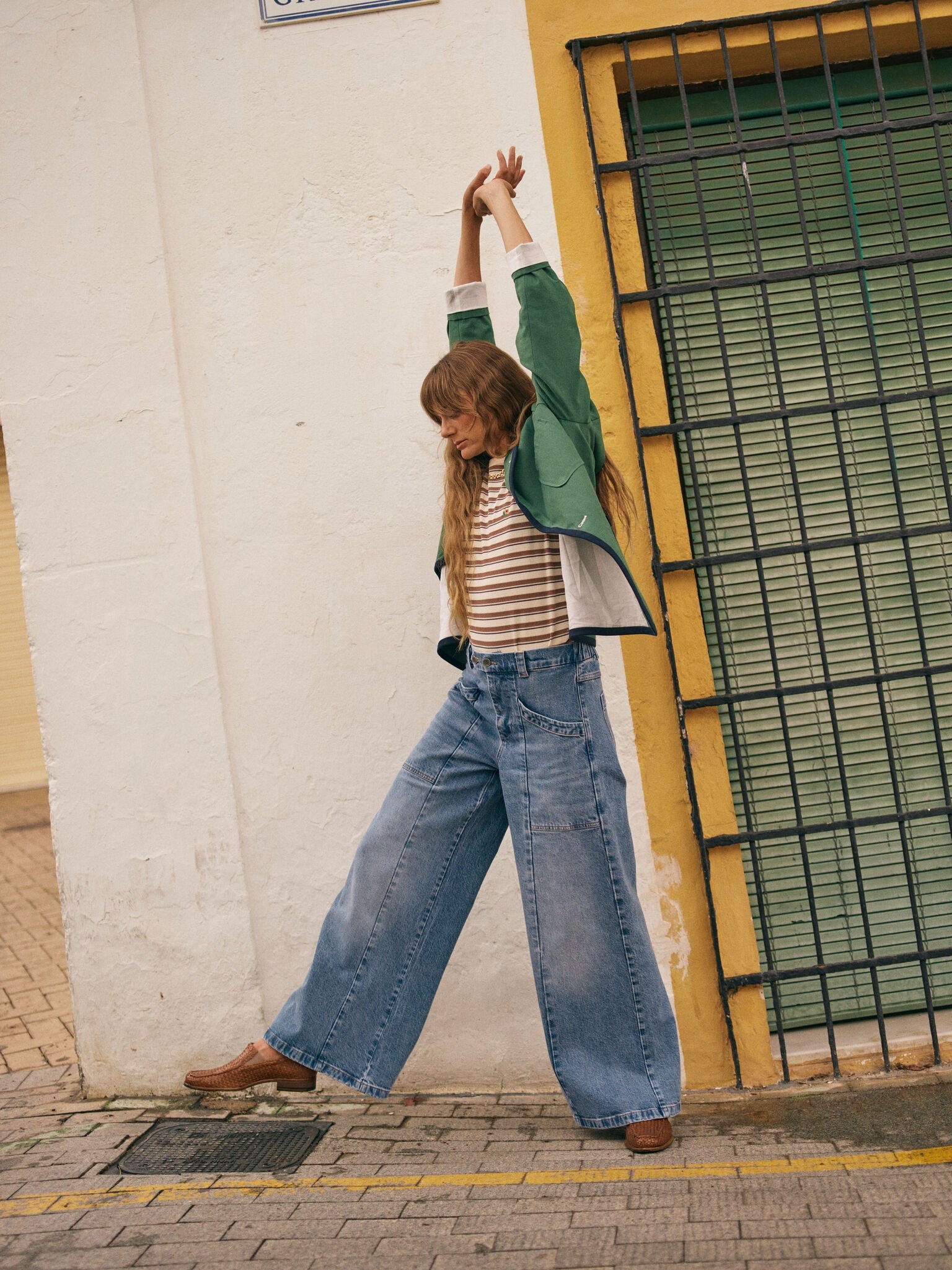 Modelshot / Light Blue Denim / Detail