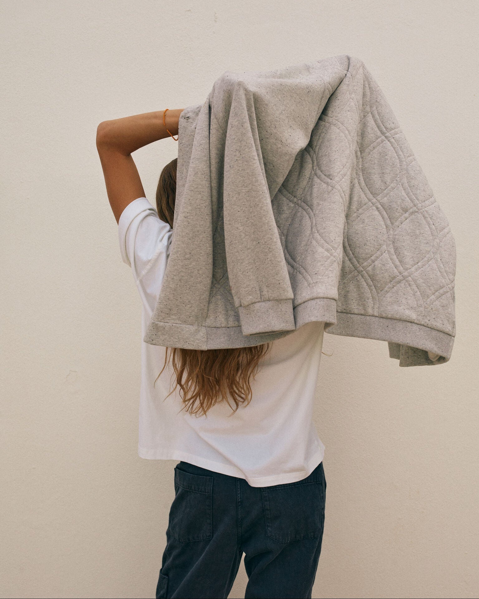 Modelshot / Dark Grey / Detail