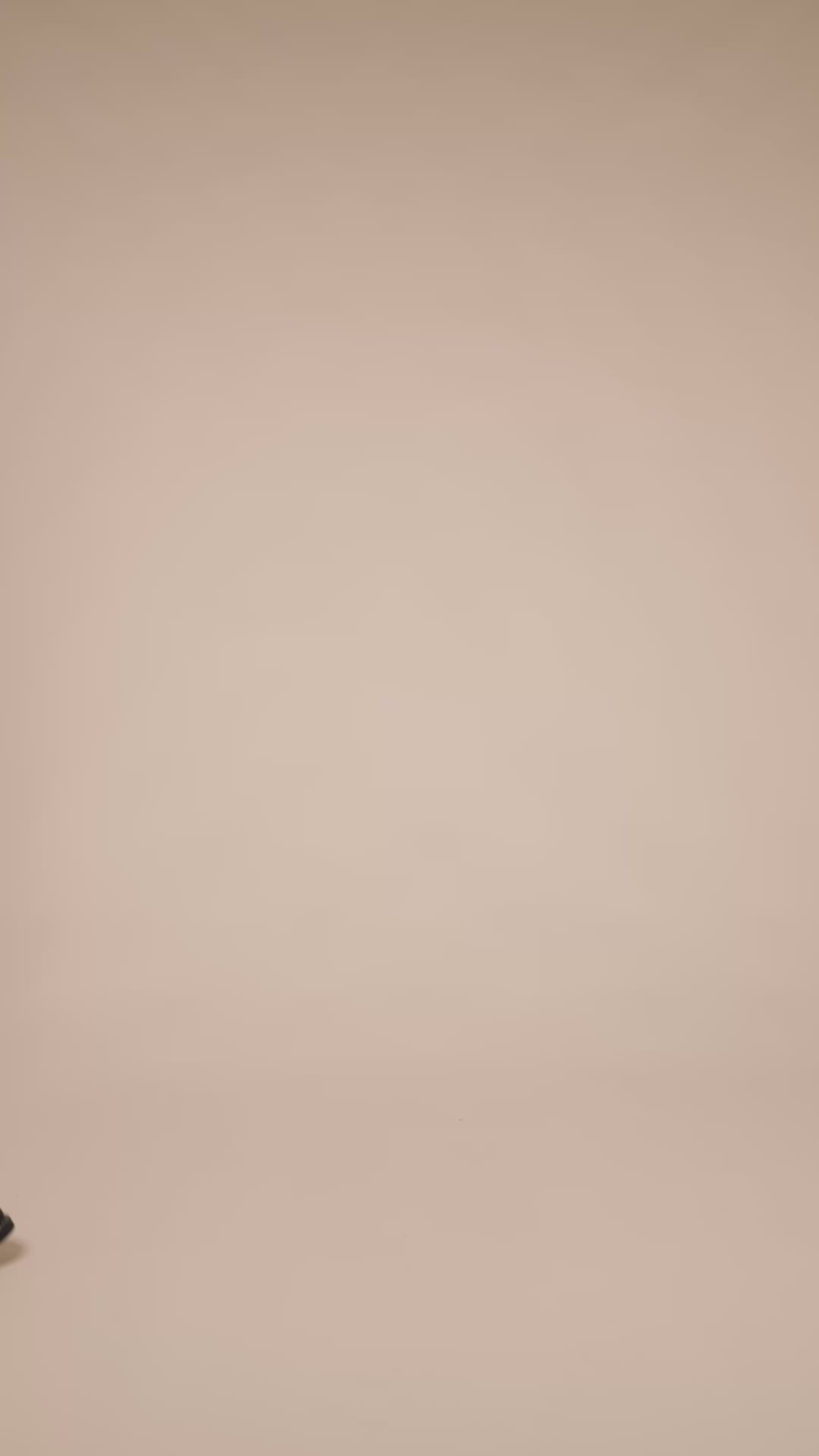 Modelshot / Black / Detail