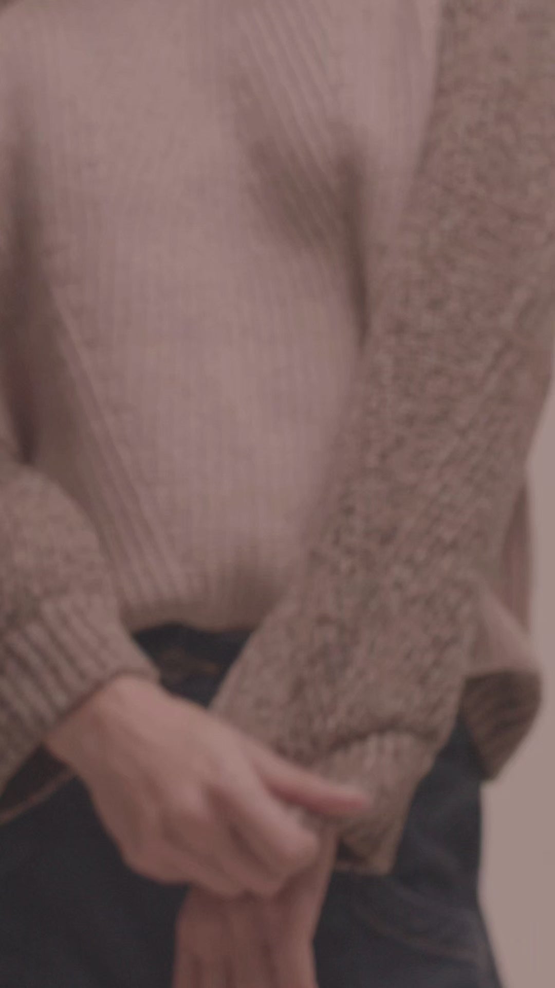 Modelshot / Ecru / Detail