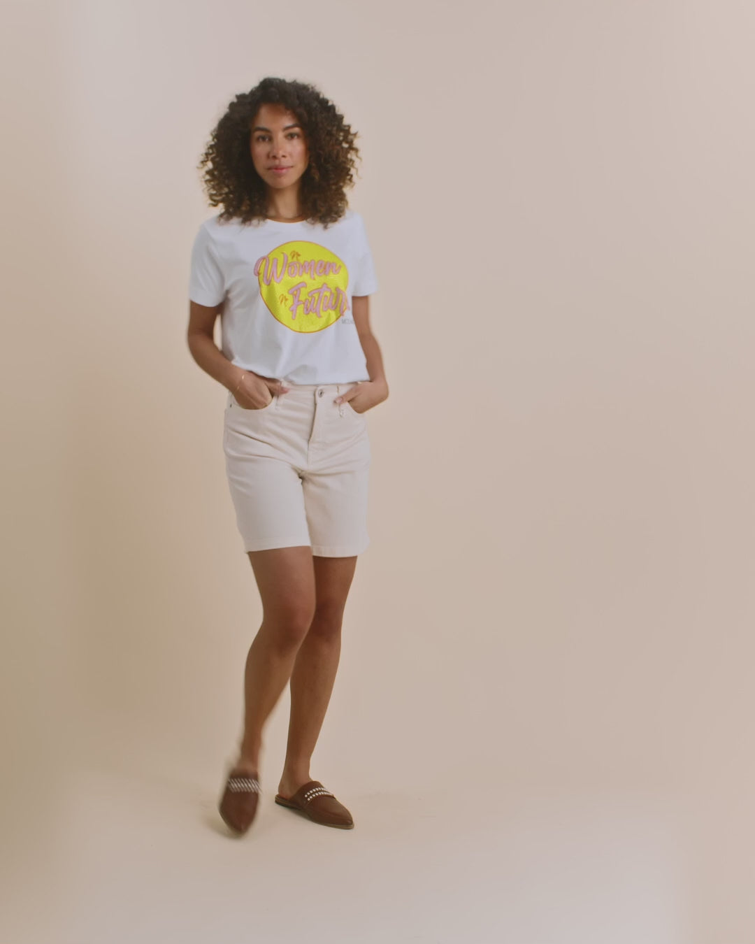 Modelshot / Ecru / Detail