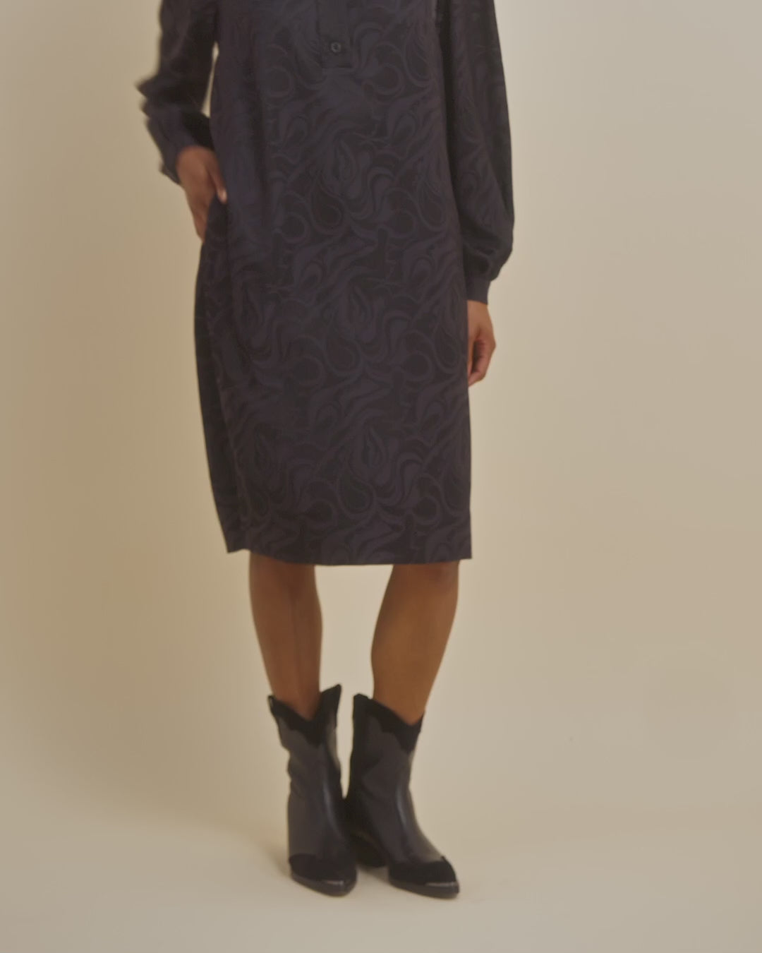 Modelshot / Black / Detail