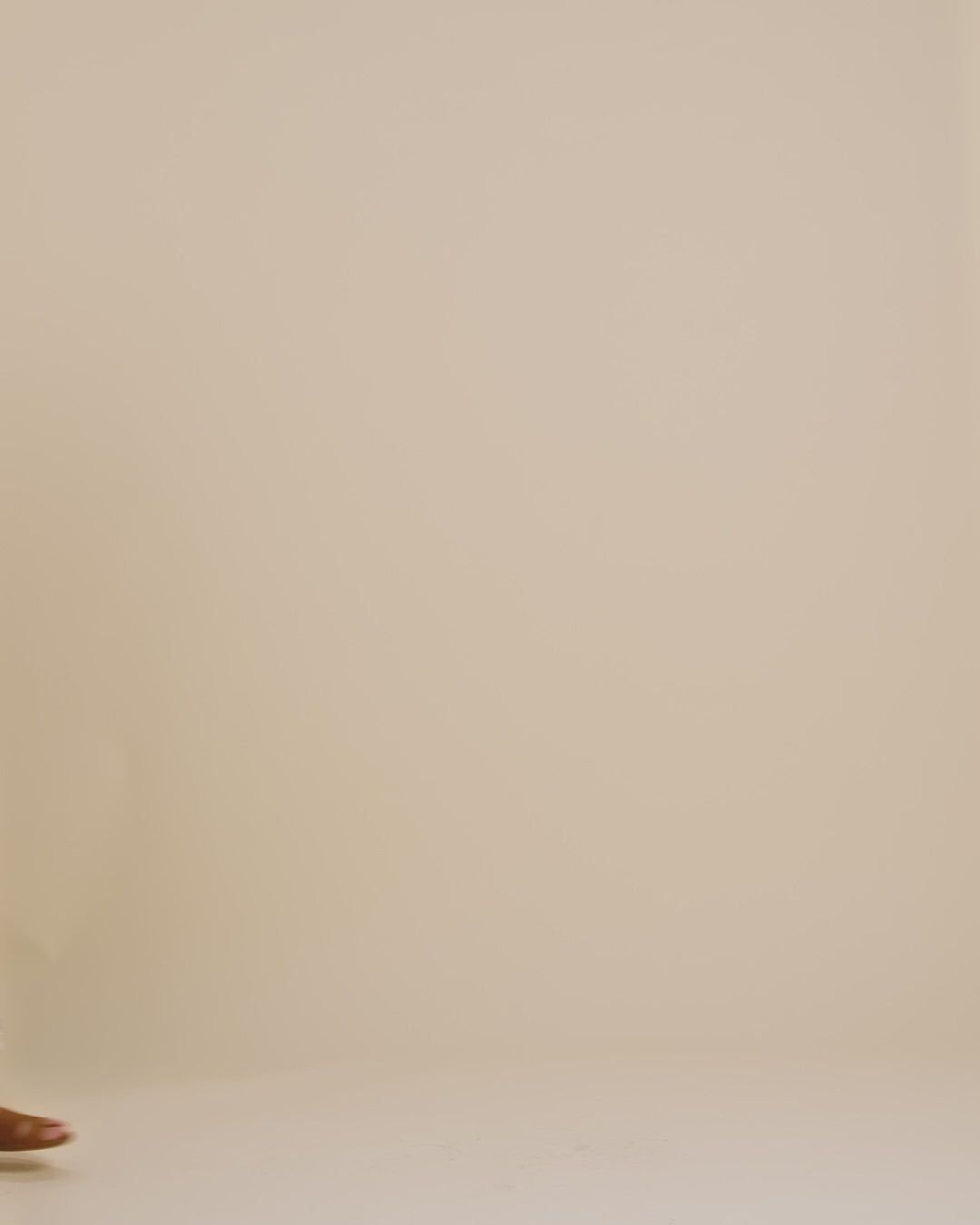 Modelshot / Goldfinch / Detail