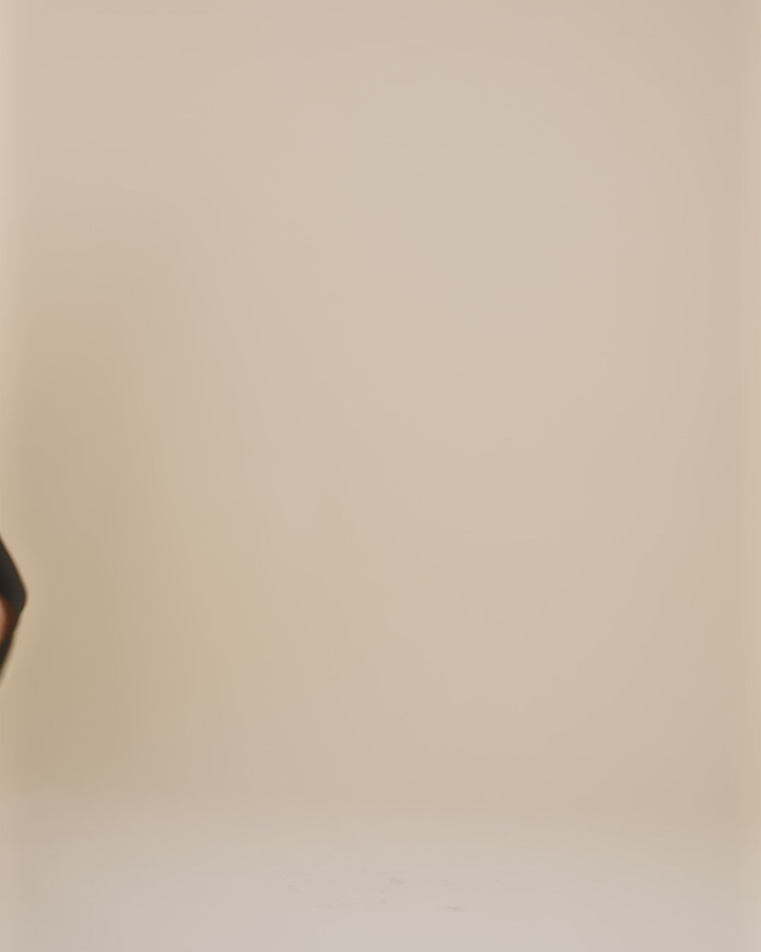 Modelshot / Black / Detail