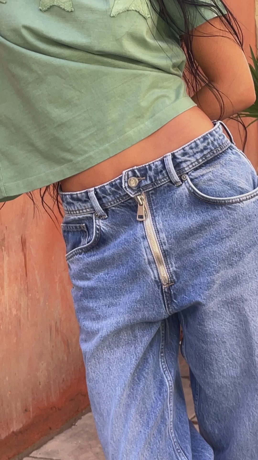 Modelshot / Blue / Detail