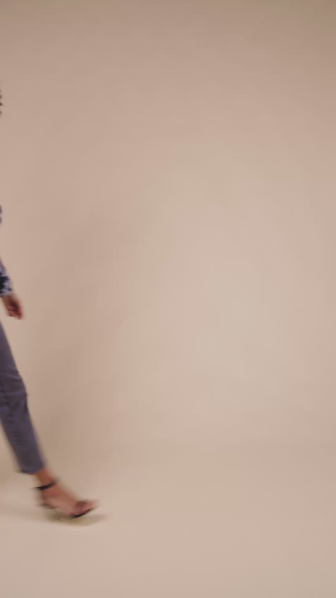 Modelshot / Grey / Detail