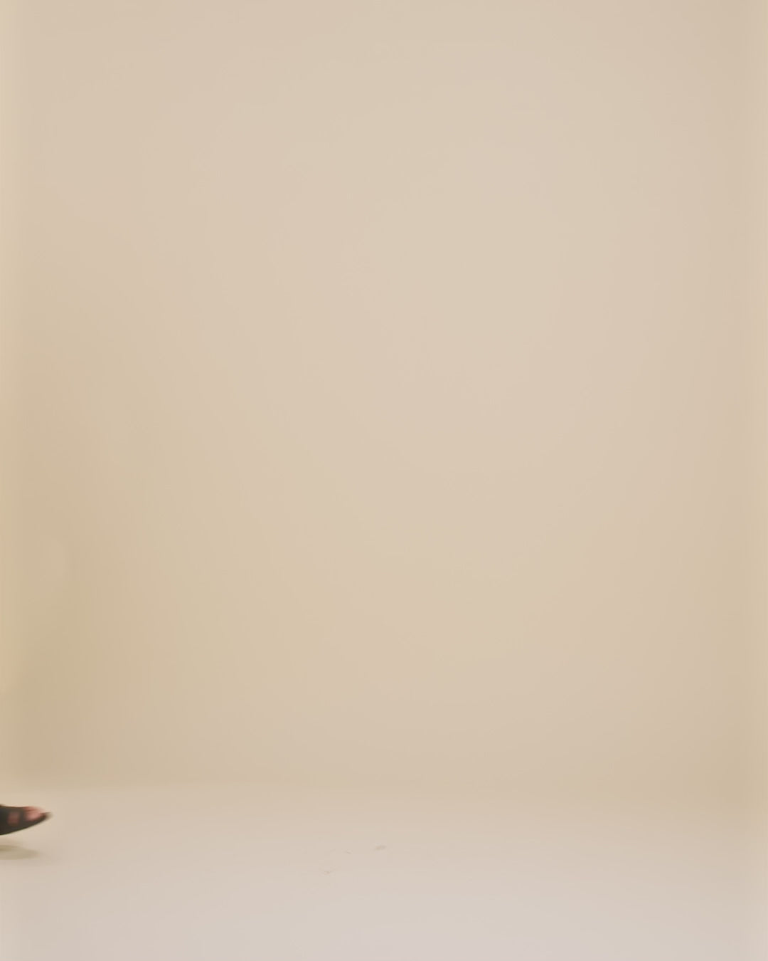 Modelshot / Ecru / Detail