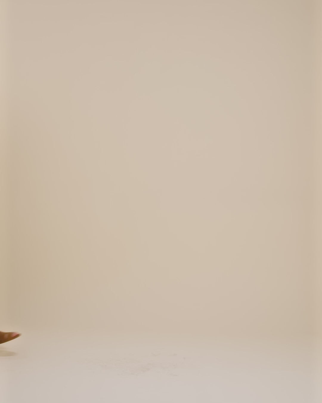 Modelshot / Ecru / Detail