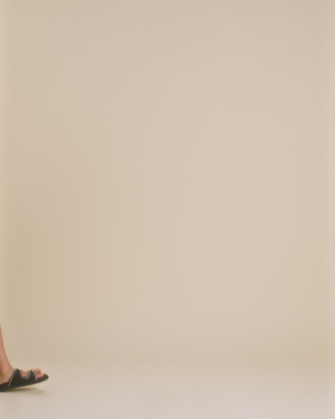 Modelshot / Slate Black / Detail