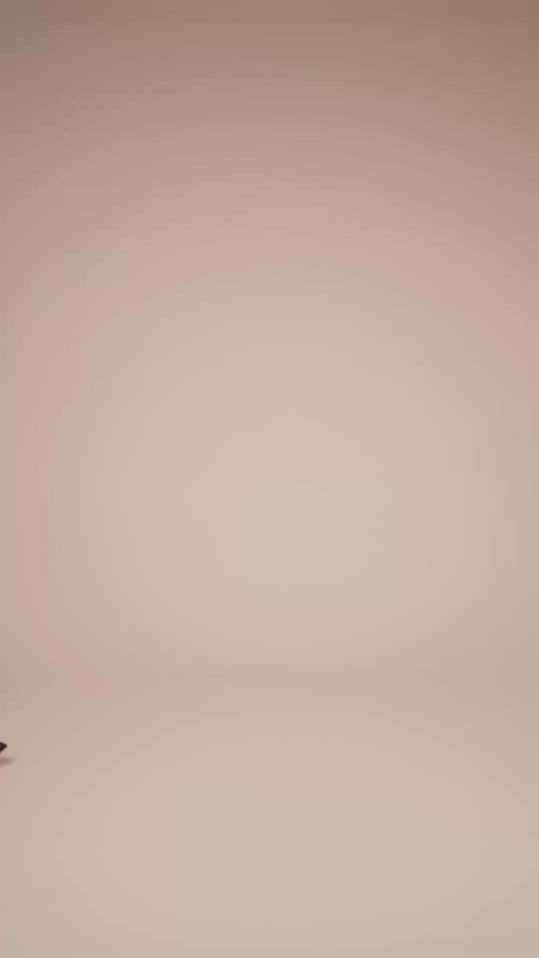 Modelshot / Black / Detail